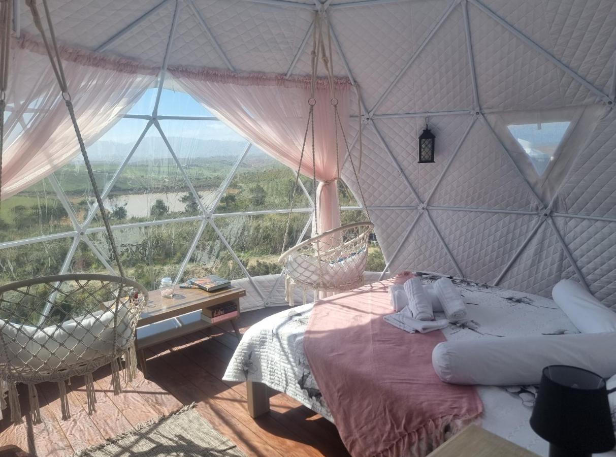 Pom Gratz - Ecodomes Hotel Hartebeesrivier Bagian luar foto